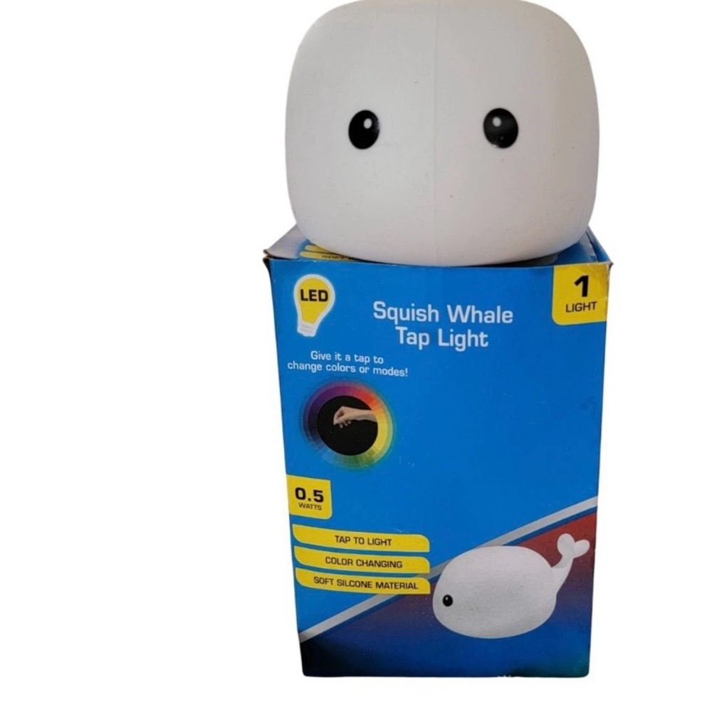 Squish Whale Tap Light